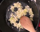 A picture of step 3 of Healthy 15 minute Salmon pasta.