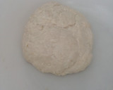 Foto langkah ke 3 dari resep Pizza Teflon Simple Enak (No telur No mixer No Oven).