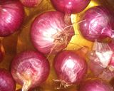 A picture of step 1 of Vinegar Wale Onions.