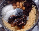 Foto del paso 2 de la receta: Bocadito dulce sin azúcar ni harina
