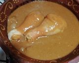 Foto del paso 4 de la receta: Pollo en Chile Morita con habas