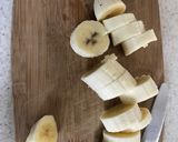 A picture of step 2 of Banana Pancakes (no flour).