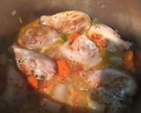 Foto del paso 5 de la receta: Pollo guisado al tomillo con tocino