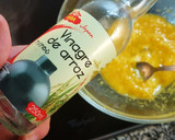 Foto del paso 2 de la receta: Tartar de Salmón marinado con vinagreta de Mango sobre Aguacate