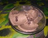 A picture of step 7 of Marrie biscuits ice Cream.