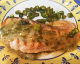 Foto del paso 6 de la receta: Salmón en salsa verde con guarnición de patatas y espárragos