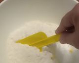 Foto langkah ke 2 dari resep Mini Butter Cookies.