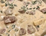 Foto del paso 7 de la receta Solomillo de cerdo con salsa roquefort, peras y espinacas