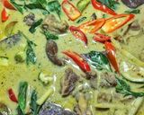 รูปขั้นตอนการทำที่ 5 ของ แกงเขียวหวานไก่หน่อไม้สด
