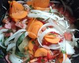 Foto del paso 3 de la receta: Escabeche con pollo desmenuzado