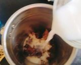 A picture of step 1 of Peanuts Banana Butter smoothie.