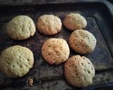 A picture of step 2 of Salted cookies with milk tea.