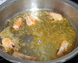 Foto del paso 3 de la receta: Cazuela de alubias con marisco