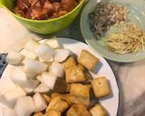 Hình bước làm 2 của món Thịt đùi gà kho đậu hũ, củ cải