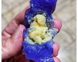 Foto langkah ke 9 dari resep Kue Mawar Tapioka Bunga Telang.
