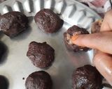 A picture of step 2 of Chocolaty & chatakdaar brookies.
