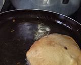 A picture of step 5 of Pateera and potato sauce😍.