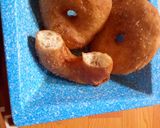 A picture of step 6 of Semolina Doughnuts.
