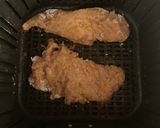 A picture of step 3 of Air frier fried chicken strips.