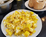 Foto del paso 4 de la receta: Pan relleno con patatas, huevo y cebolla