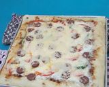 Foto langkah ke 9 dari resep Pizza homemade.