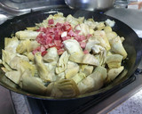 Foto del paso 1 de la receta: Alcachofas con Jamón y huevo duro