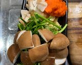 Hình bước làm 1 của món Thịt bò xào ngô bao tử rau cần cà rốt nấm hương