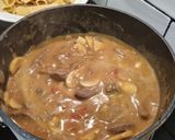 รูปขั้นตอนการทำที่ 3 ของ Stroganoff แบบง่ายจากซุปเห็ดกระป๋อง ใส่มะกะโรนี