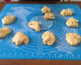 Foto langkah ke 4 dari resep Red Bean Bread.