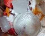 Foto del paso 1 de la receta: Licuado de cerezas, frutillas, banana y damasco