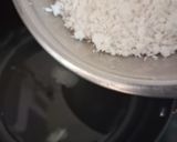 A picture of step 2 of Coconut Halwa.