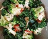 Foto del paso 3 de la receta: Filetes de pollo con queso crema light y verduras