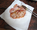 Foto del paso 2 de la receta: Bocadillo de lomo adobado con pimiento, cebolla y queso
