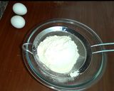 A picture of step 1 of Egg biscuits without oven.