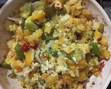 Foto del paso 4 de la receta: Revuelto de zapallito, papa, morrón, cebolla y huevo