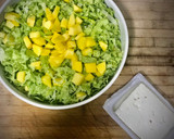 Foto del paso 9 de la receta: Rosas hojaldradas de salmón marinado con tapenade casero & ensalada de mango y feta —Cena Cookpad—