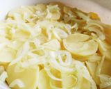 Majonézes-hagymás krumplisaláta recept fázis 3 fotója