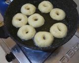 Foto langkah ke 11 dari resep Donut Ubi Kuning.