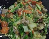 Foto langkah ke 1 dari resep Tumisan Sawi Pentol.