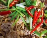 รูปขั้นตอนการทำที่ 3 ของ "หมูสับไข่ผัดขิง"Stir Fried Minced Pork&Eggs with Ginger