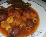 صورة لخطوة 1 من وصفة حار مرقد بالزيتون والجزر 😋😋😋
