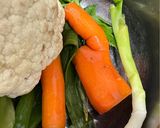 Foto langkah ke 1 dari resep Sop Bakso Sayur.