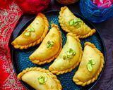 गुझिया (मावा ड्राई फ्रूट्स वाली) रेसिपी चरण 10 फोटो