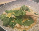 Foto del paso 4 de la receta: Espagueti de limón al ajillo con gambitas y espinacas