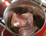 Foto del paso 2 de la receta: Pavo a la olla