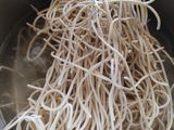 हक्का नूडल्स (hakka noodle recipe in marathi)