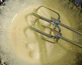 Foto langkah ke 2 dari resep Lemon Chia Seed Cake.