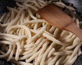 Foto del paso 6 de la receta: Maccheroni al ferreto al toque de ajo y guindilla