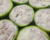 Foto del paso 3 de la receta: ✨Zapallitos rellenos con pollo, ricota y nuez ✨
