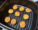 Foto langkah ke 3 dari resep Palm Cheese Cookies.